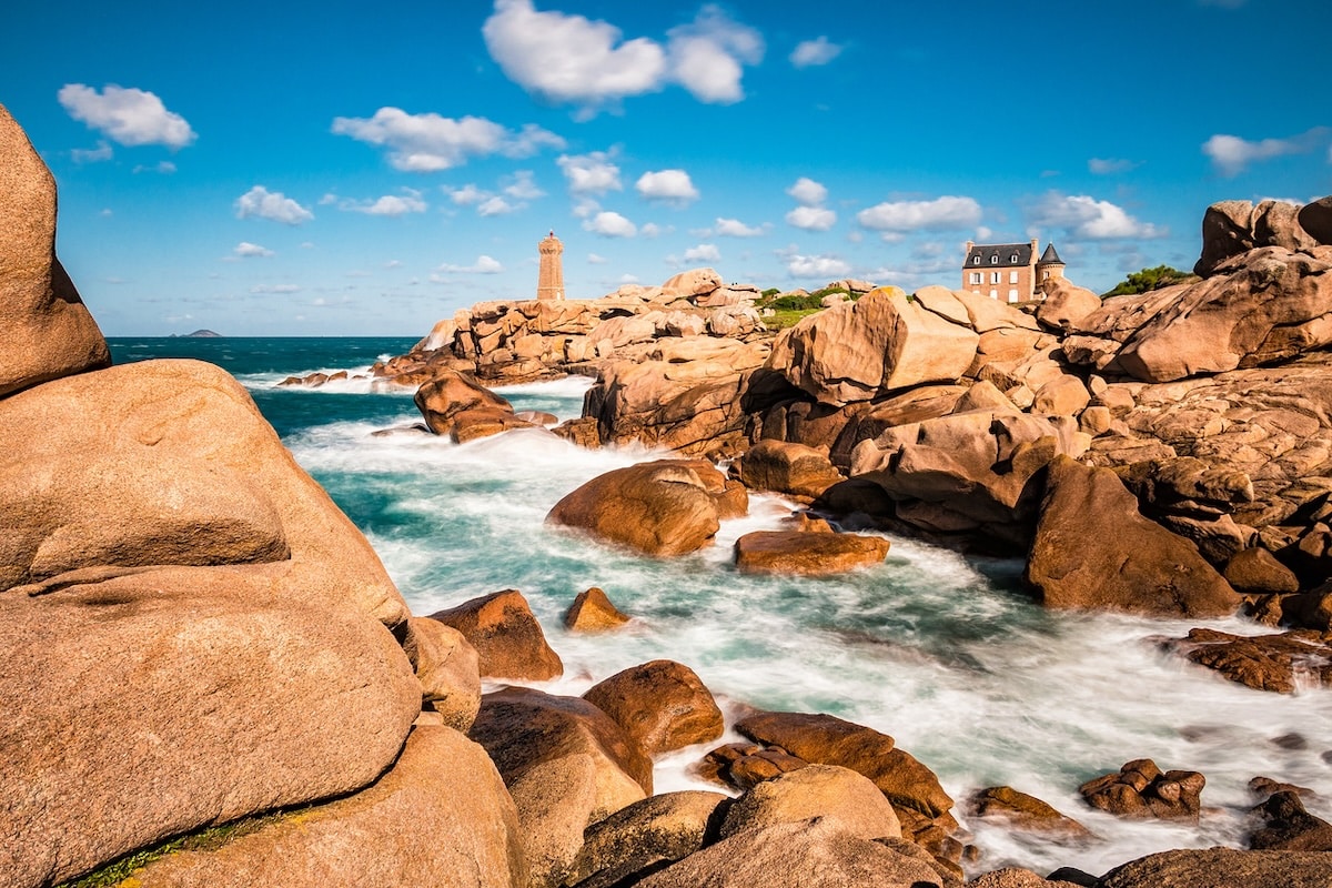 Bretagne : la Côte de Granit Rose va vous couper le souffle