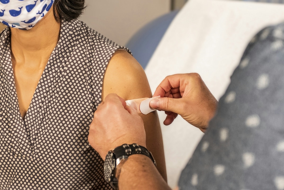 Grippe : faut-il vraiment obliger les soignants à se vacciner ?