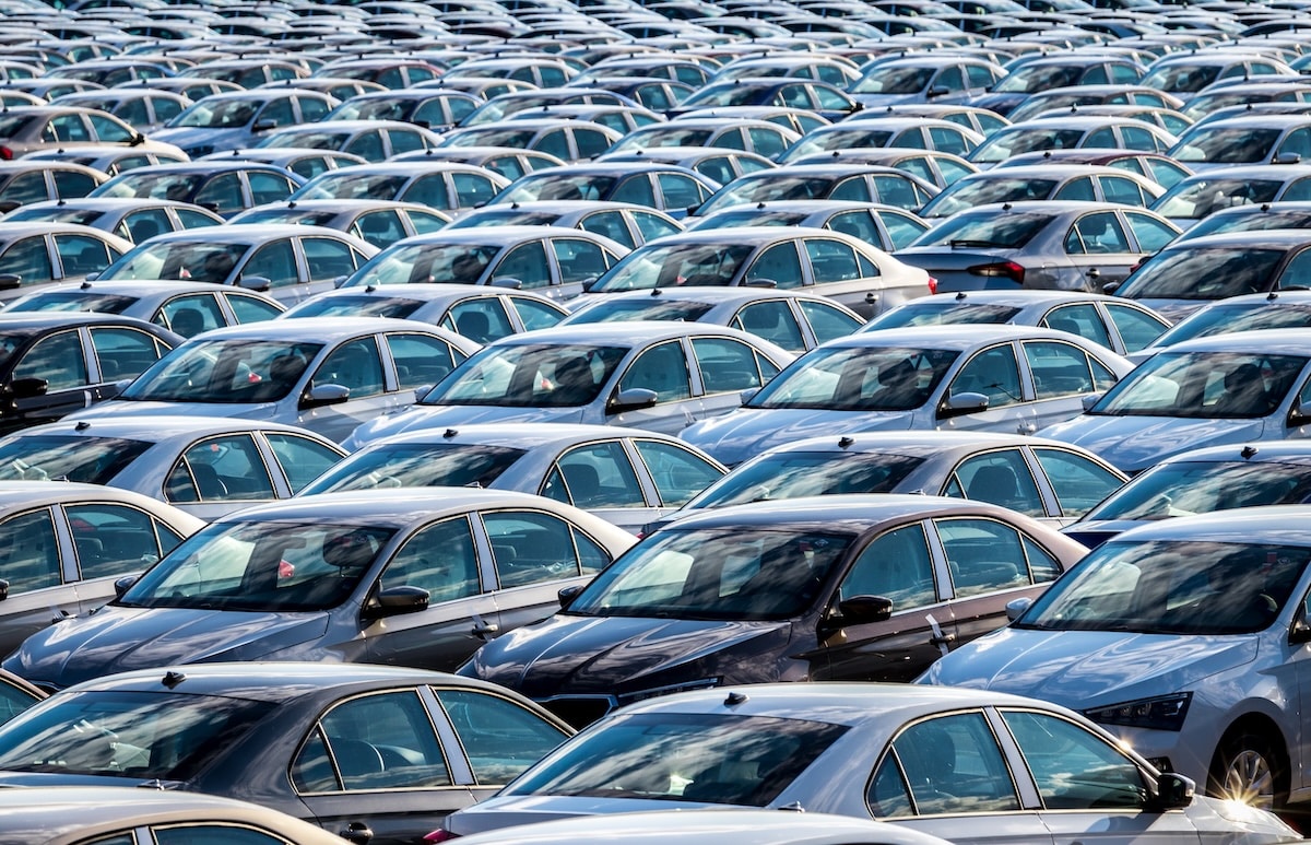 Voitures électriques : pendant que l’Europe débat, la Chine vend