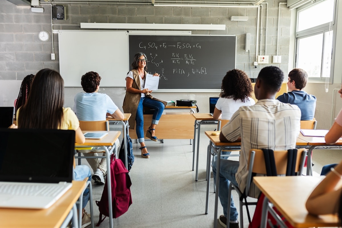 Les enseignants français sont-ils vraiment mal payés ?