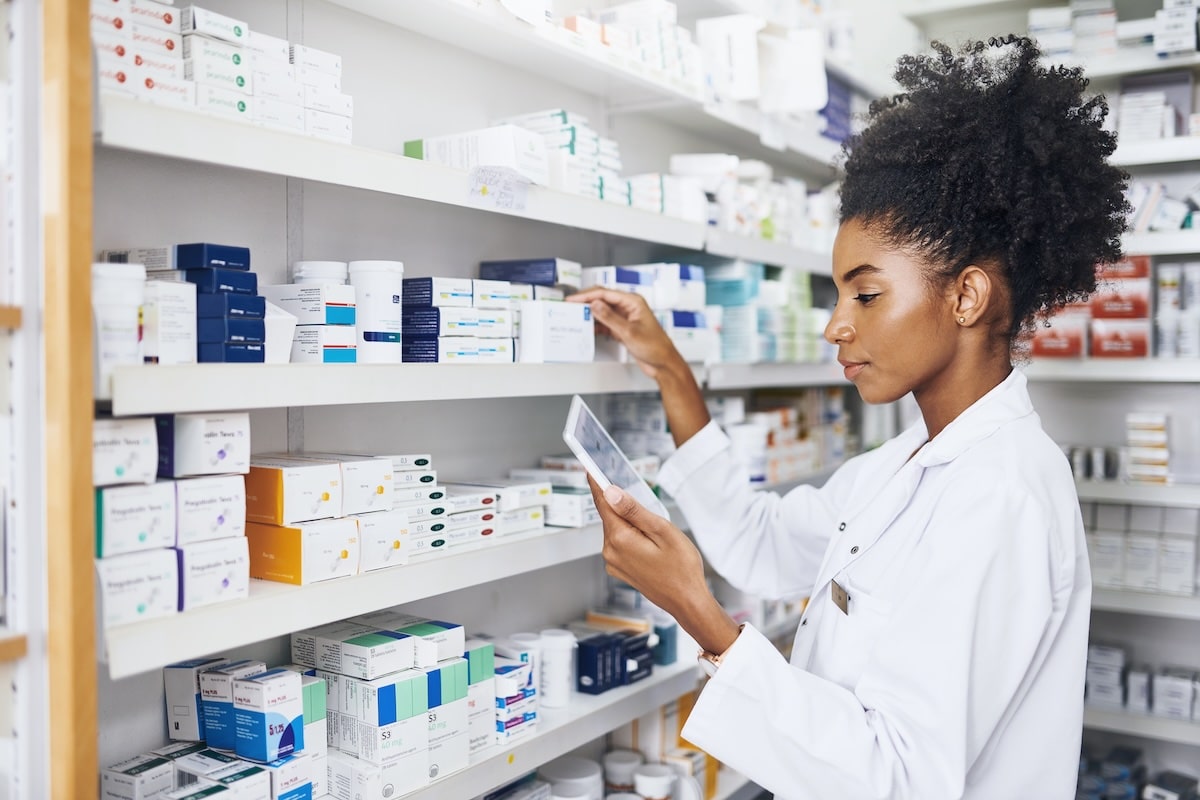 Salaire d’un pharmacien en 2026 : combien gagne-t-on vraiment selon son statut ?